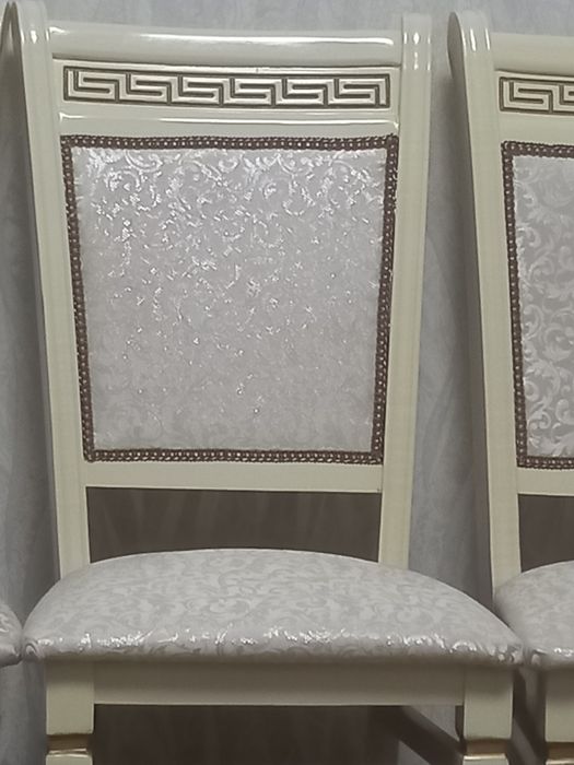 Продам стулья для гостевой.