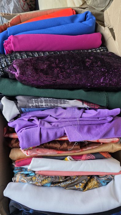 Отрезы ткани разные