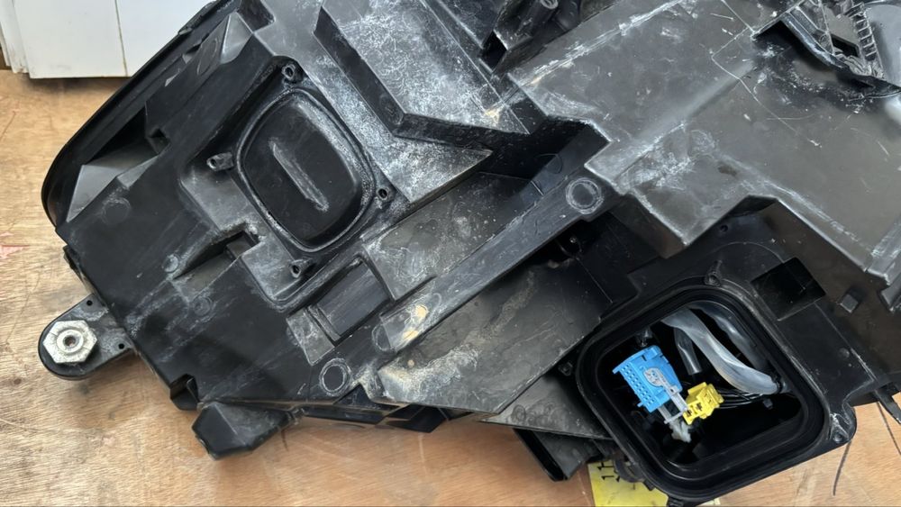 Фар за Mercedes W222