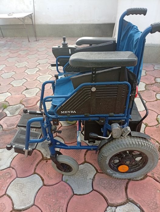 Căruț electric pentru persoane cu dizabilități
