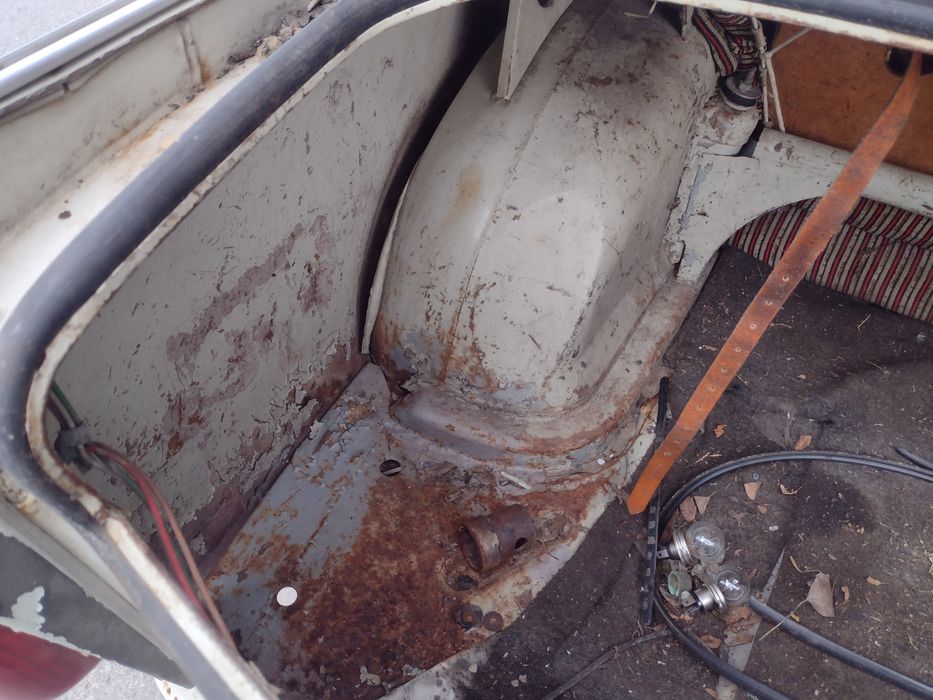 Продавам Трабант 601
