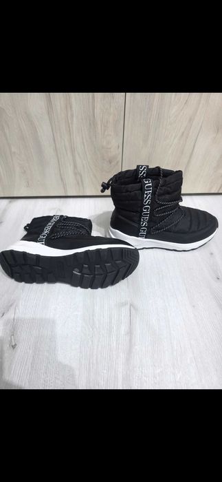 Guess Winter Puffy Ankle Boots