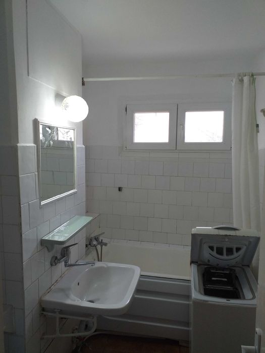 Pers. fizica inchiriez apartament 2 camere semidecomandat in Pod Ros