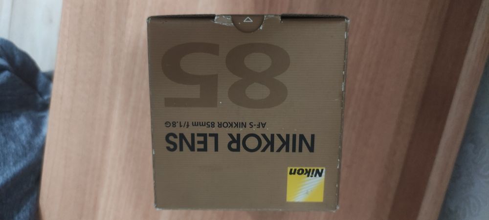 Объектив Nikon 85mm f/1,8