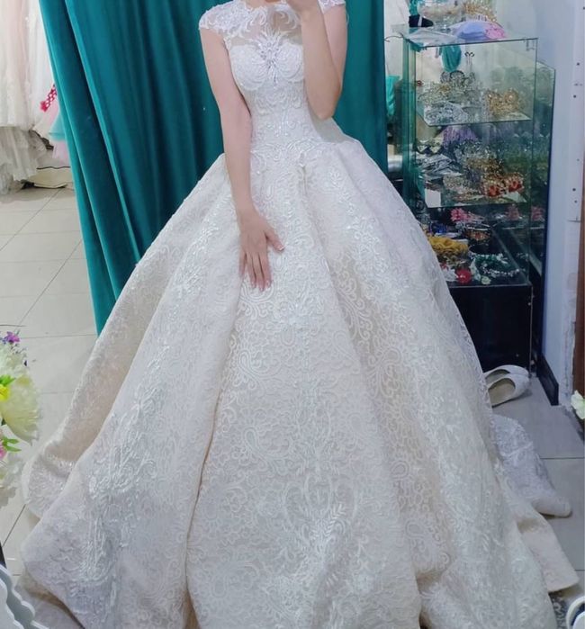 Свадебные пластья и аксессуары