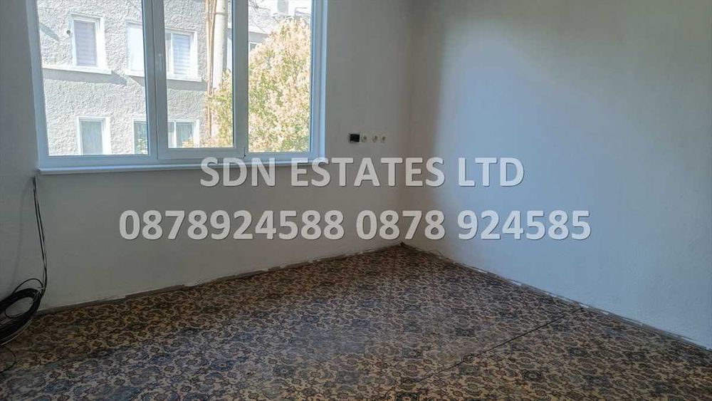 Продава се Тристаен апартамент в Казанлък - 110 кв.м за 728 €/кв.м - Снимка #2