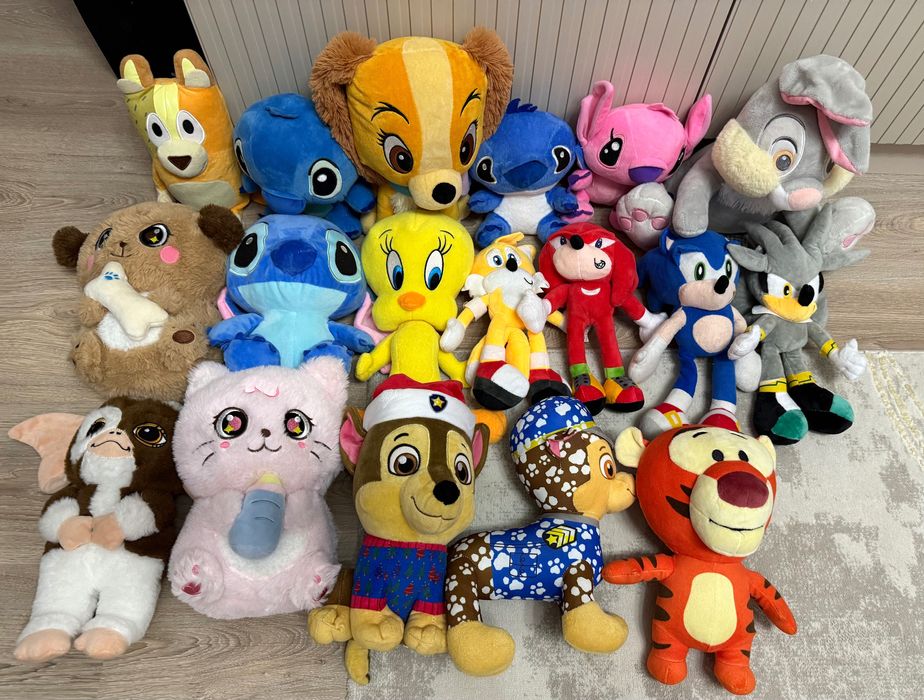 Vând diferite plușuri PEPPA / SPIDERMAN / SONIC / DISNEY / TOM&JERRY