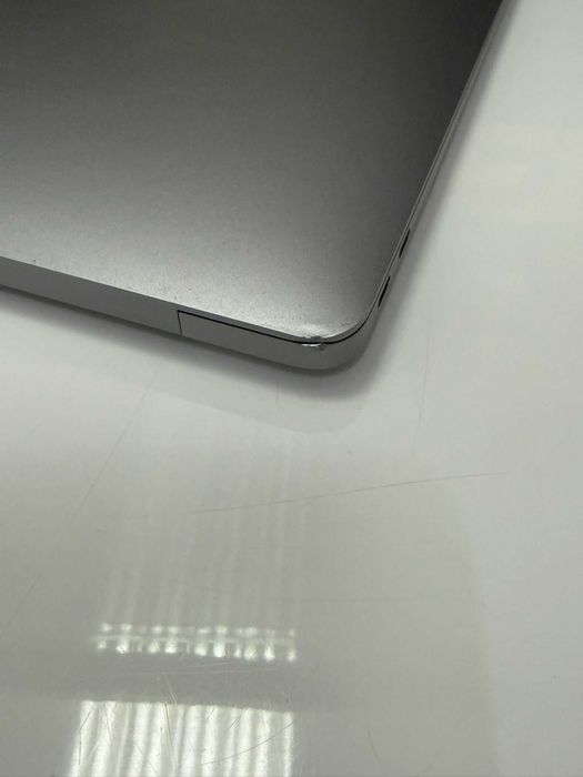 MacBook Air 13-inch M1 2020 Retina  Gri AGP Amanet Cod 3330