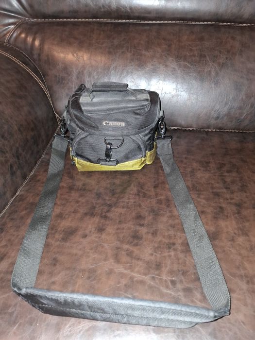 Canon комплект фотоапарат, обектив, чанта, батерия и зарядно