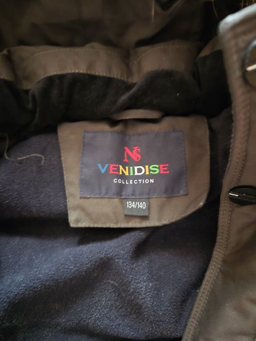 Отдам даром куртку на девочку