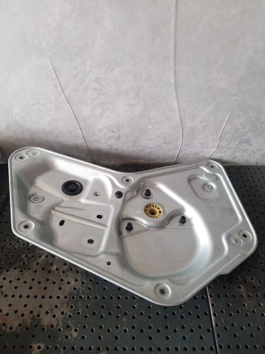 Macara geam electric dreapta spate skoda yeti 5l 5l0839402a
