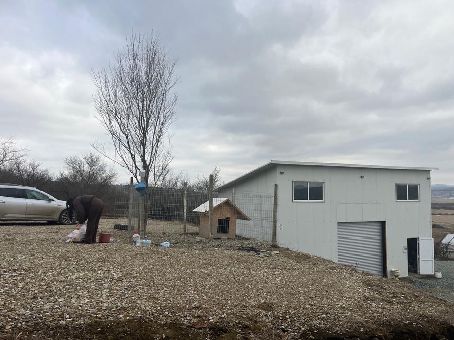 Vand hala + teren extravilan