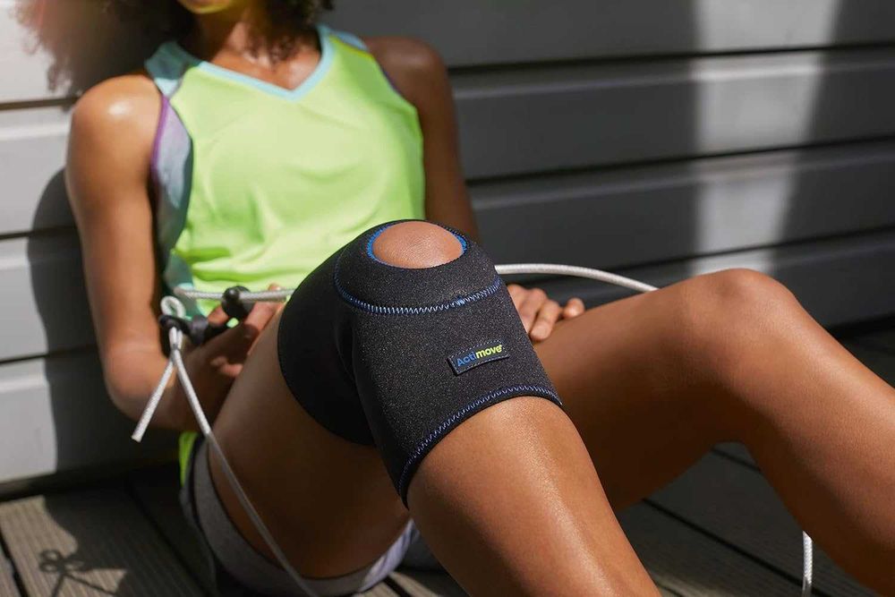 Наколенка Actimove Sports Edition с отворена патела