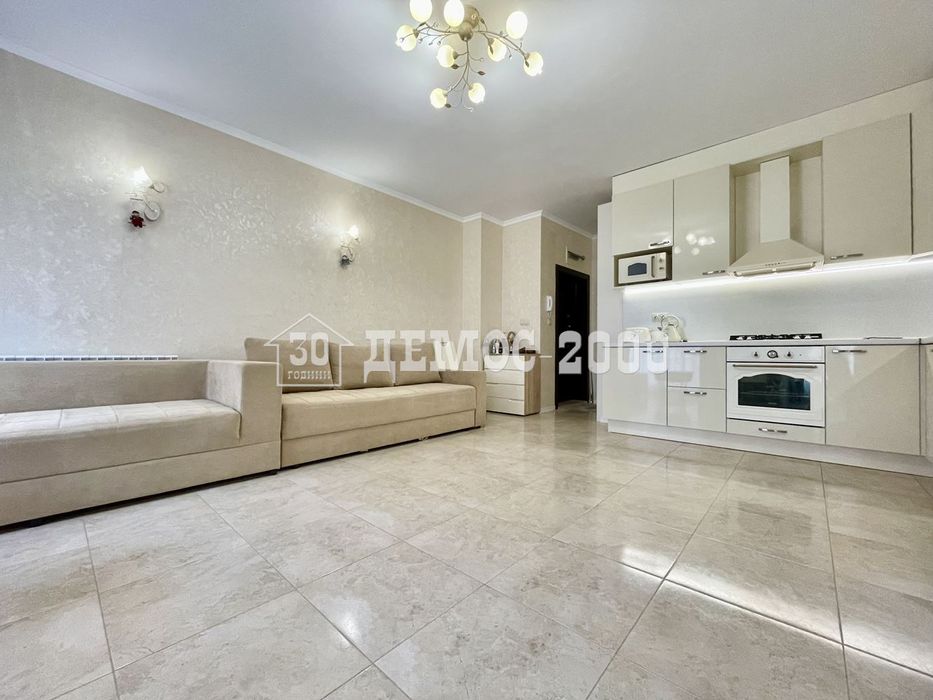 Продава се Двустаен апартамент в Варна, Бриз - 86 кв.м за 1779 €/кв.м - Снимка #1