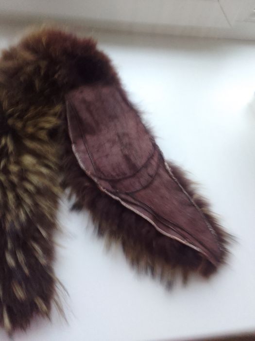 Воротник мех енот 6000 тенге.