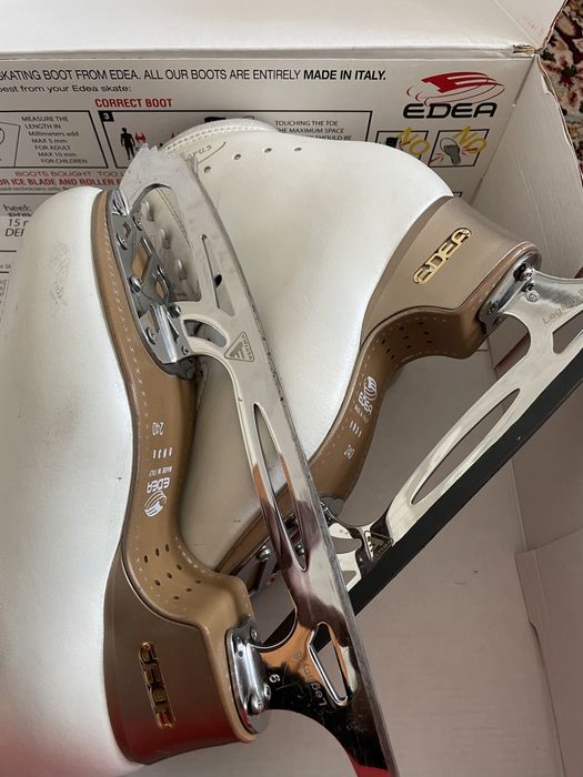 Коньки профессиональные