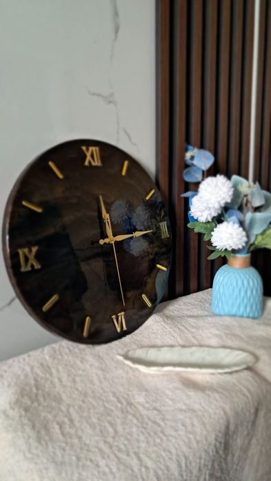 Часы из эпоксидной смолы