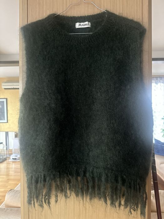 Тъмнозелен пуловер с мохер и ресни