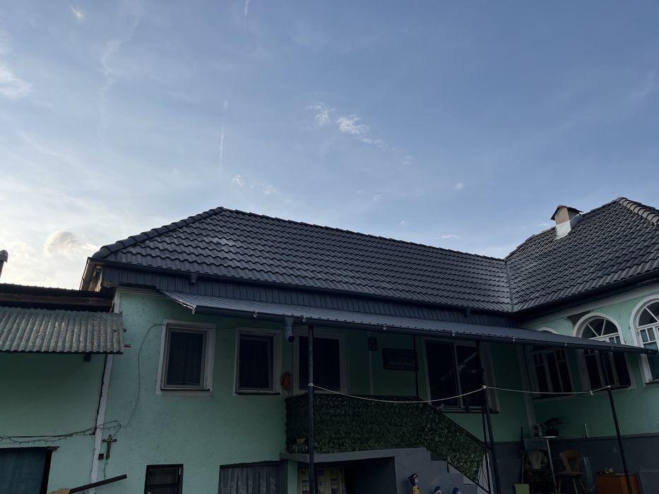 Executam acoperisuri si mici reparati