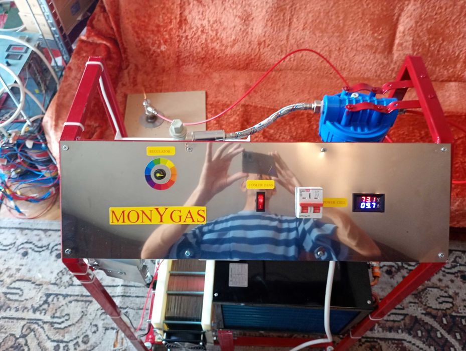 Апарат за водородно почистване на двигател