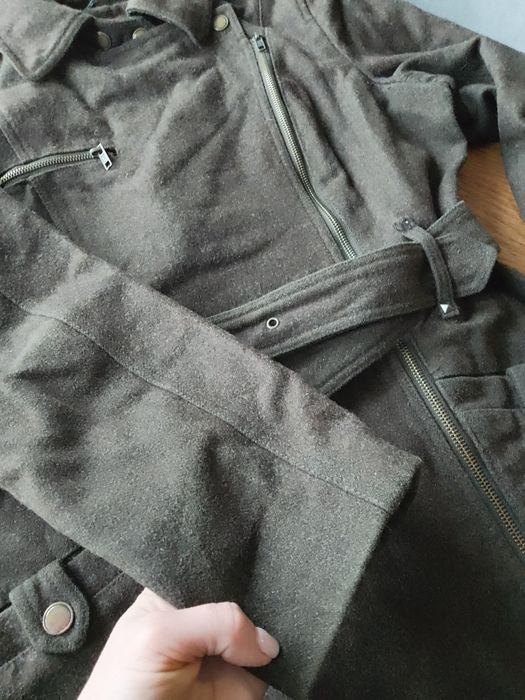 Вълнено маслено зелено палто размер 42, Л