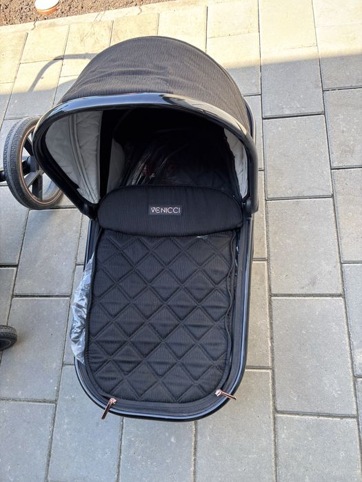 Carucior Venicci Tinum Black 3 in 1