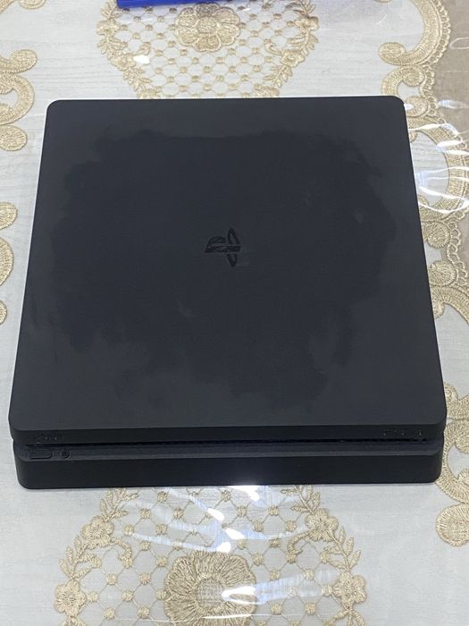 Play station 4 ideal holatda