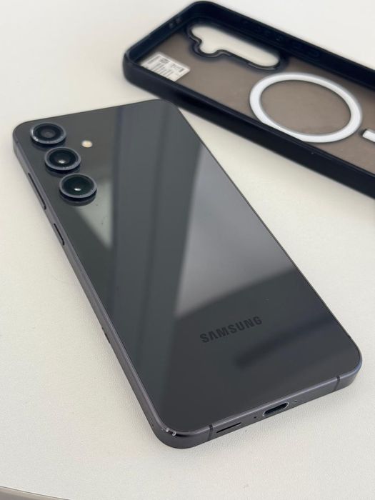 Samsung galaxy S24 FE 8/256