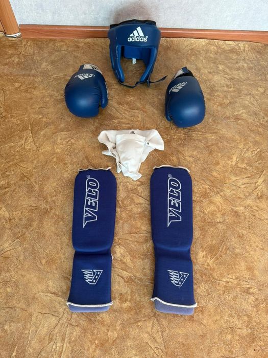 Боксерские перчатки набор