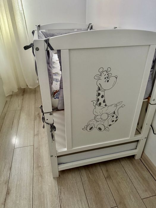 Patut din lemn masiv pentru bebelus- copii cu sertar