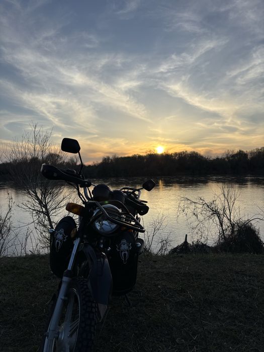 Продам мотоцикл yaqi 200