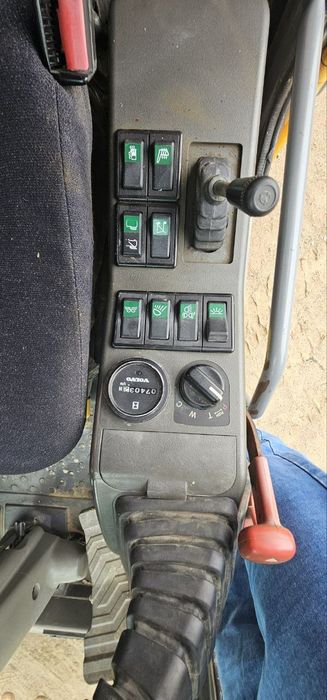 Экскаватор волво 145 сотилади узбда ишламаган.