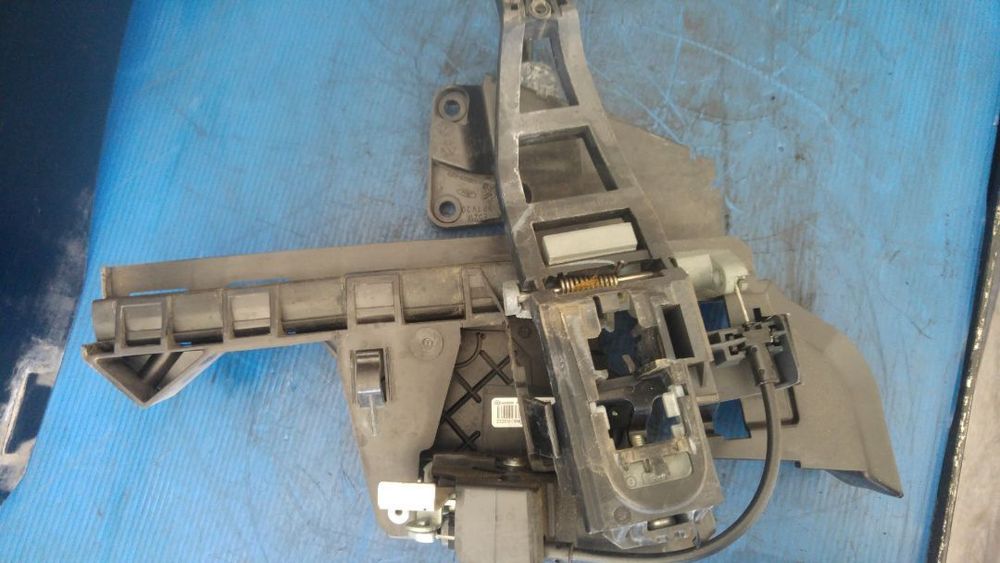 broasca iala usa stanga spate ford focus 2  4m5aa26413be