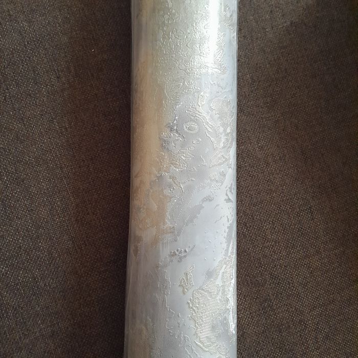 Срочно продам 1 рулон обоев ,ширина 1м.