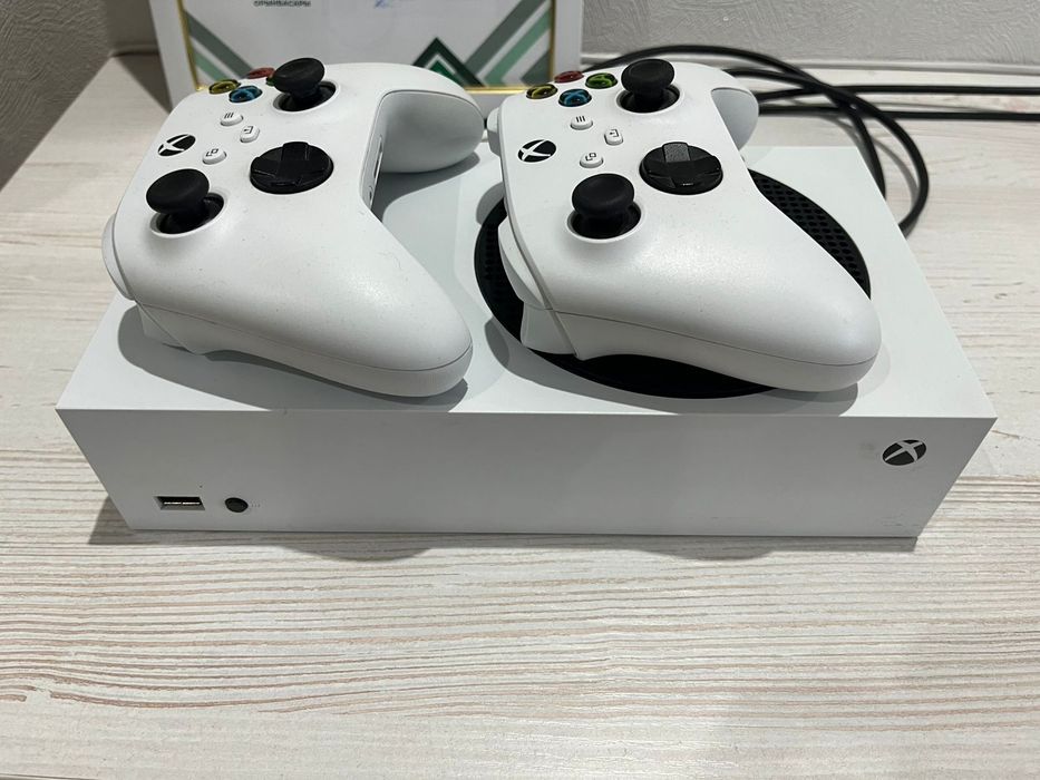 Продам XBOX Series S