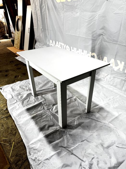 Стол. Кухий стол.