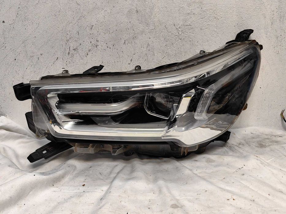 Оригинален фар Тойота  Toyota Hilux Full Led