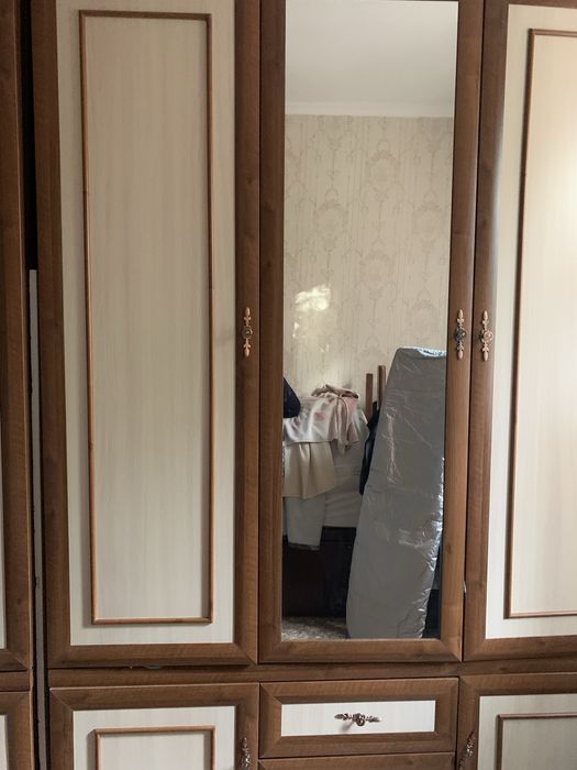 Трехдверные шкафы