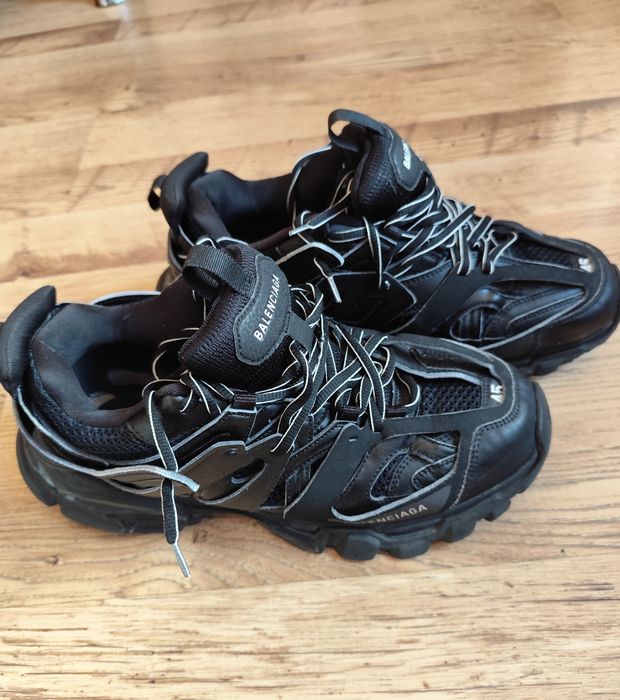 Balenciaga track 45