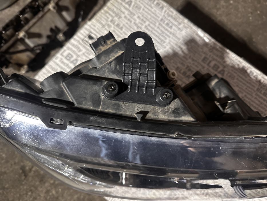 Far stanga led dacia sandero dacia logan  2017 2018