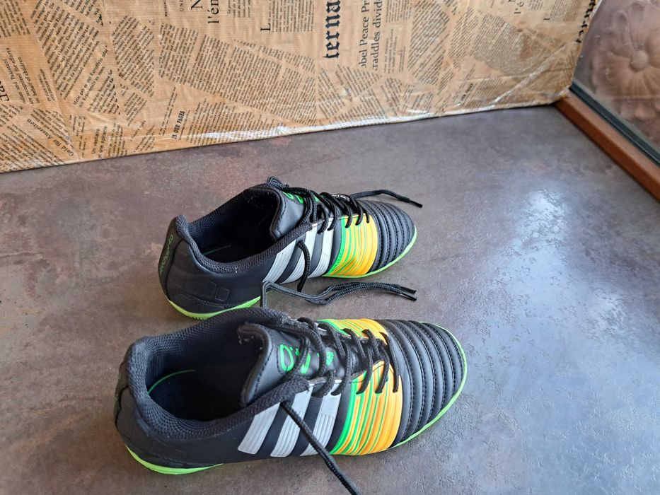 детски маратонкиAdidas кецове,футболни обувки,адидас,номер 34 за момче