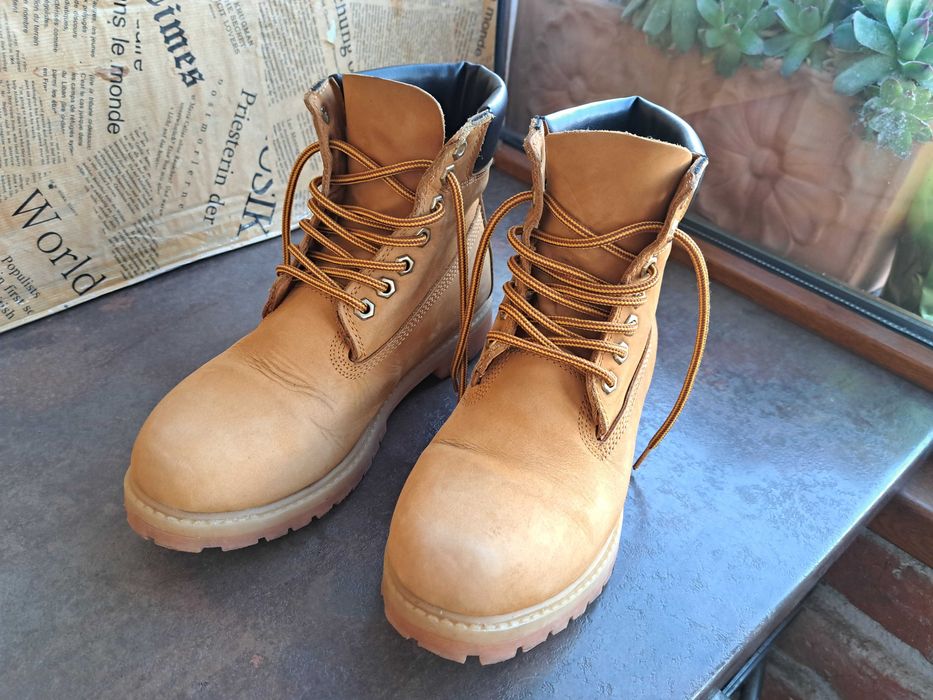 дамски боти,кубинки,зимни обувки номер 39 Timberland,