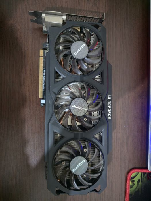 Placă video Gigabyte Radeon R9 270X Windforce 3X 2GB GDDR5