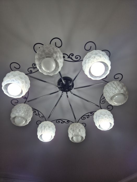 Люстра в отличном состоянии