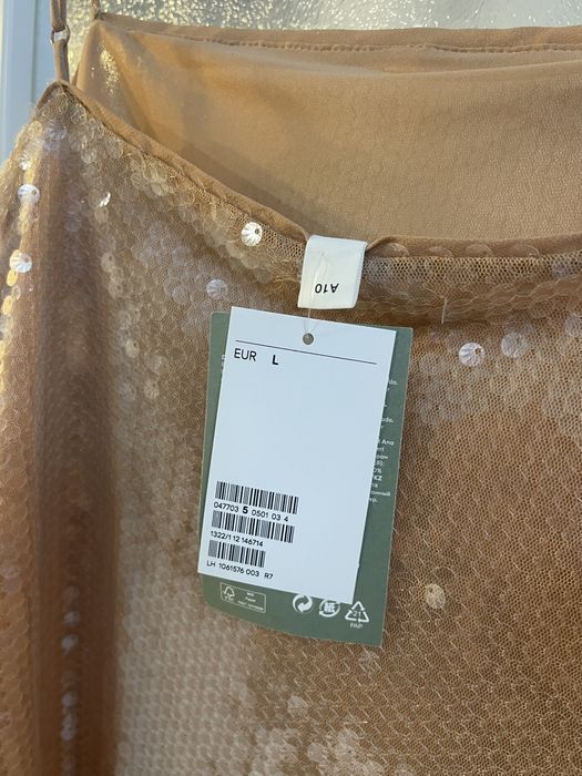 Не е възможно рокля с пайети на тази бена  размер “L”