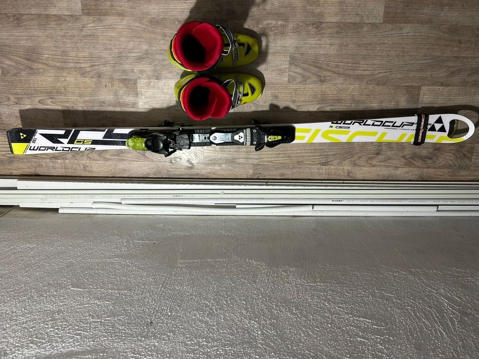 Schiuri Fischer RC4 Worldcup lungime 155 cm+clăpari Fischer marimea 39