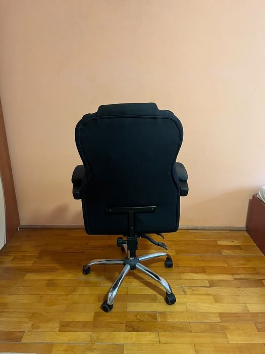 Vând  lei scaun elegant de birou 325 lei