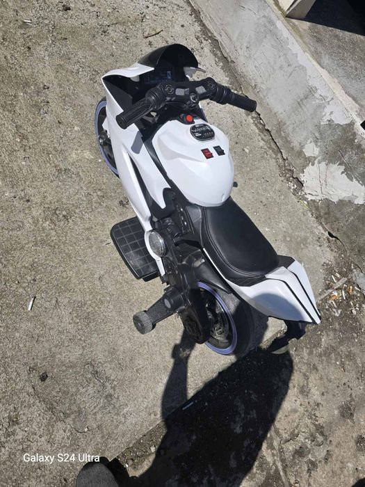 Акумулаторен мотор