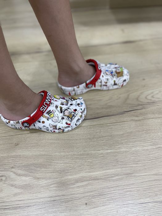 Продаются детские кроксы.