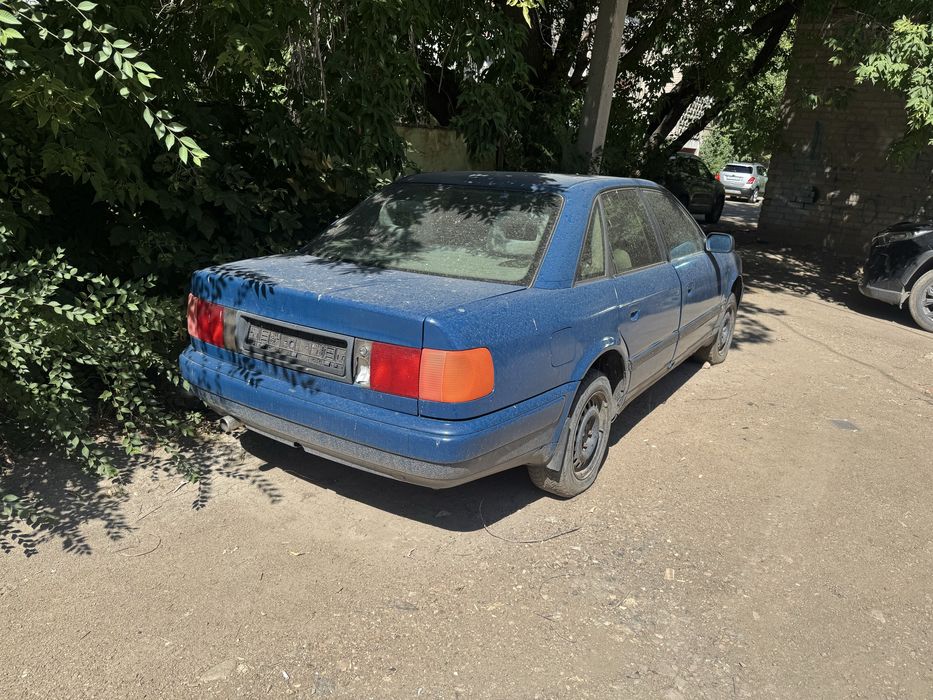Продам Ауди 100.